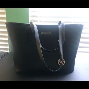 Michael kors tote